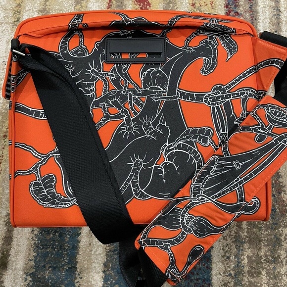 Dean Snyder | Computer Briefcase - Picture 7 of 15